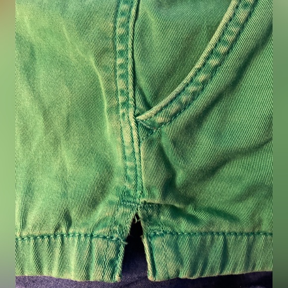 Abercrombie & Fitch green short shorts 25/0🌳❤️🥰🌹 - Picture 7 of 7